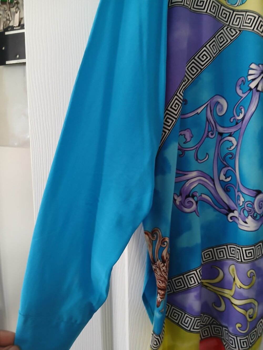 100% Silk Baroque Scarf Print Button Down Blouse 2X - Picture 4 of 4